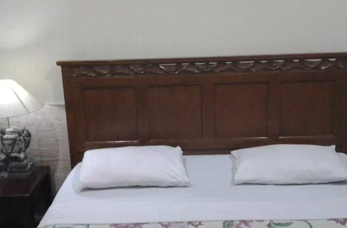 Oyo 2334 Melka Excelsior ホテル Singaraja